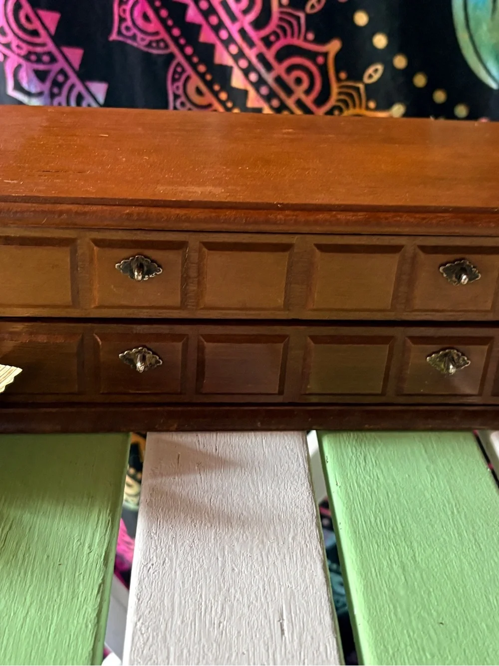Vintage Beauty: Wooden Jewelry Box